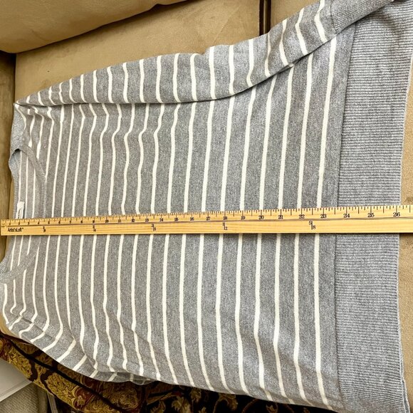 Old Navy Sweater Gray & White  Shimmer Crew Neck Striped Long Sleeve  Size L - Picture 9 of 10
